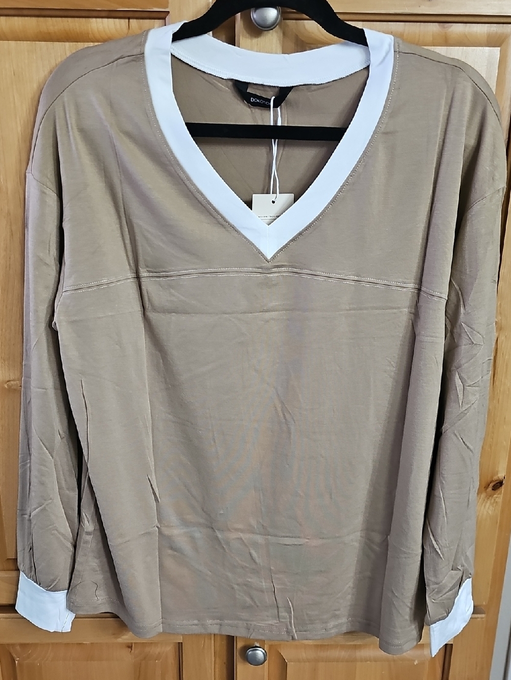Dokotoo Neutral Tan V-Neck Long Sleeve Top with White Trim